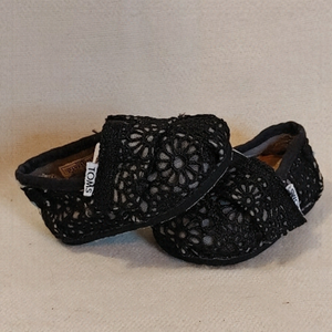 𝅺toms Baby Girl Shoes Size 2